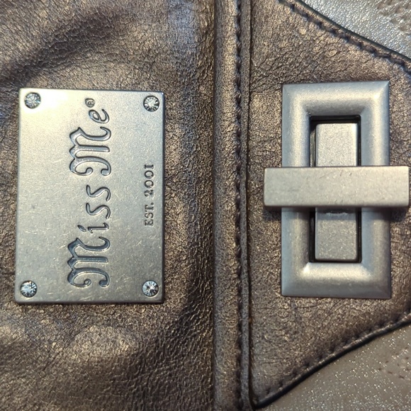 Miss Me Sequin Crossbody Bag - Picture 2 of 7